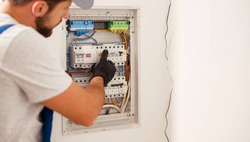 Elektrik Sistemlerinde Güvenlik İçin 5 Önemli İpucu