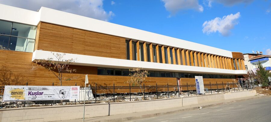 İstanbul- Ataşehir Erdal Eren Kültür Merkezi (1